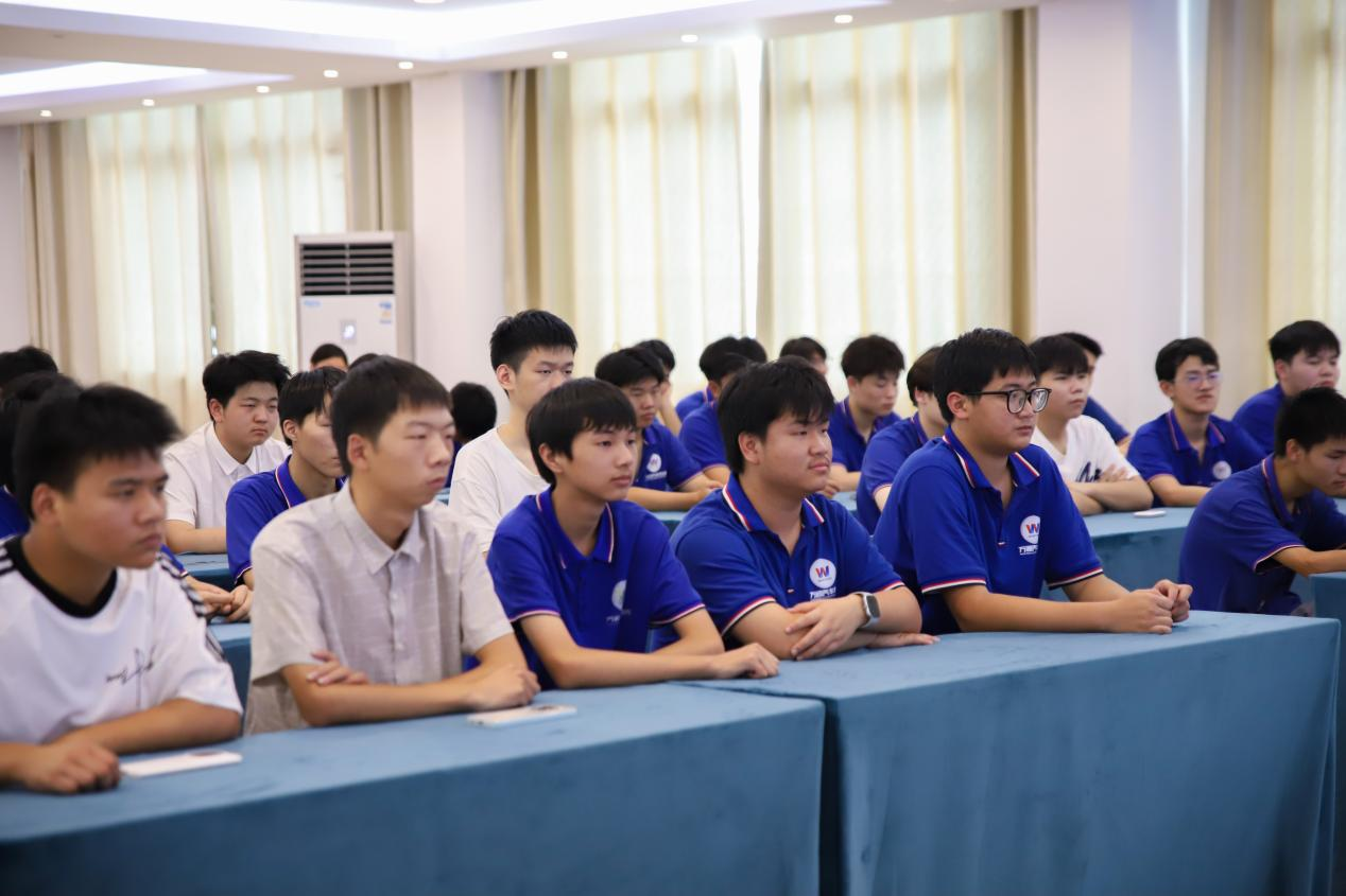 逐夢職場啟新程!江西萬通學子赴江鈴汽車實習,學校暖心護航